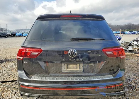 2022 Volkswagen Tiguan Se R-Line Black z USA, uszkodzony, nr VIN 3VVCB7AX4NM130753